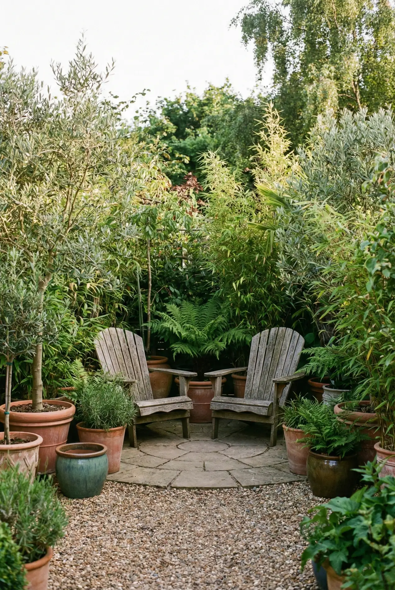 Turn that empty corner of your yard into a dreamy fire pit nook. Simple zoning tips to make your garden feel bigger. #firepit #cozybackyard